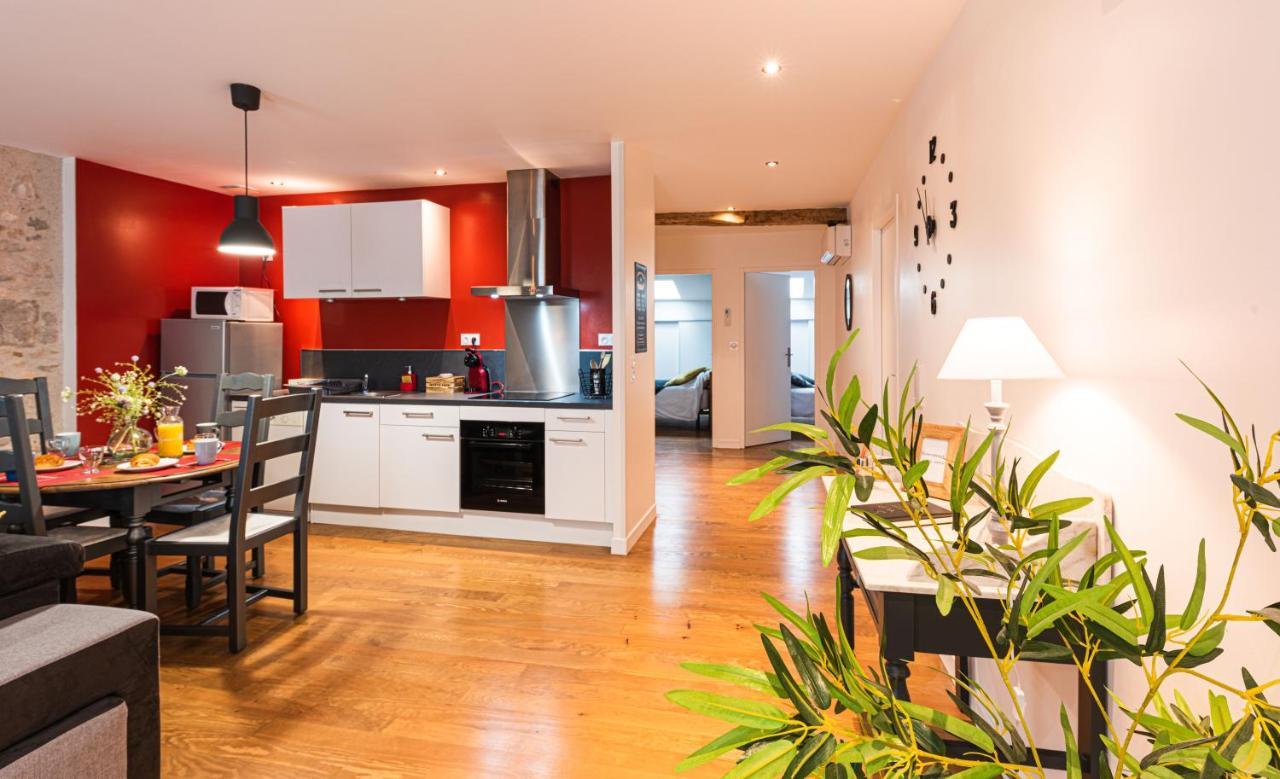 Les Gites Du Chateau - L Appartement Du Roi - Magnifique Appartement Face Au Chateau Nérac Eksteriør bilde